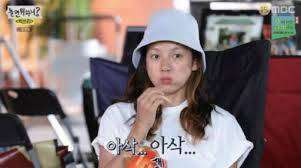 자리에서 혼자만 우걱우걱 계속 과자, 라면 먹는 사람