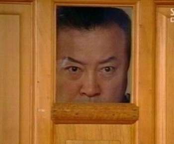 그래도 어떻게 사는 지 궁금하다